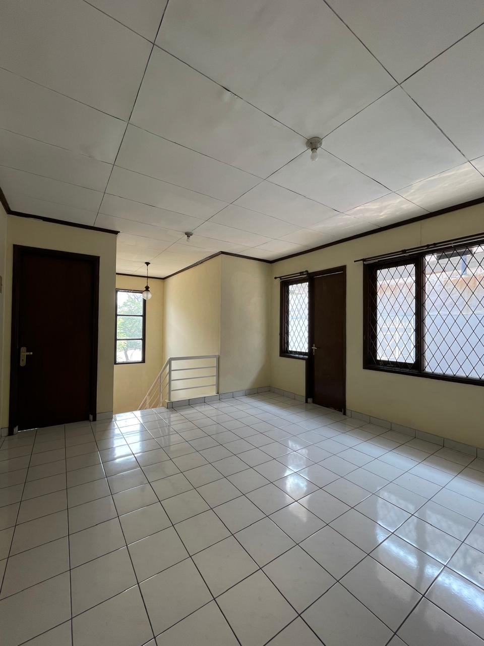 Rumah Disewakan Semi Furnished di Lippo Cikarang